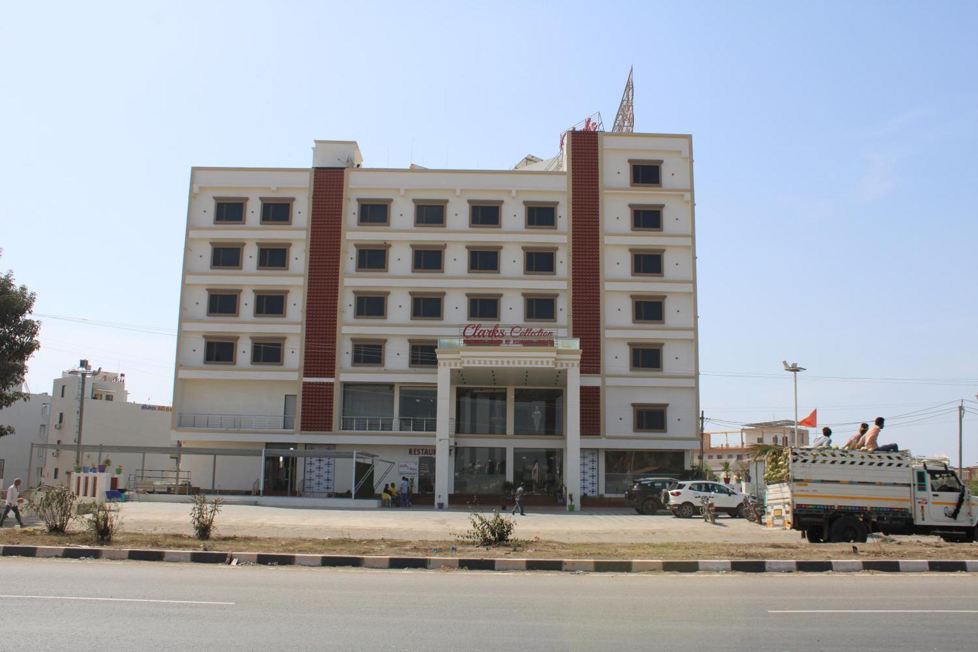 Clarks Collection Somnath Hotel Exterior photo